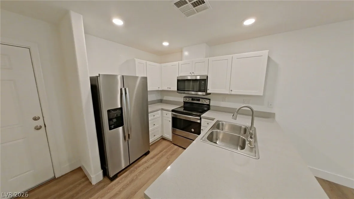 1821 Santa Paula Drive 103 — photo 3