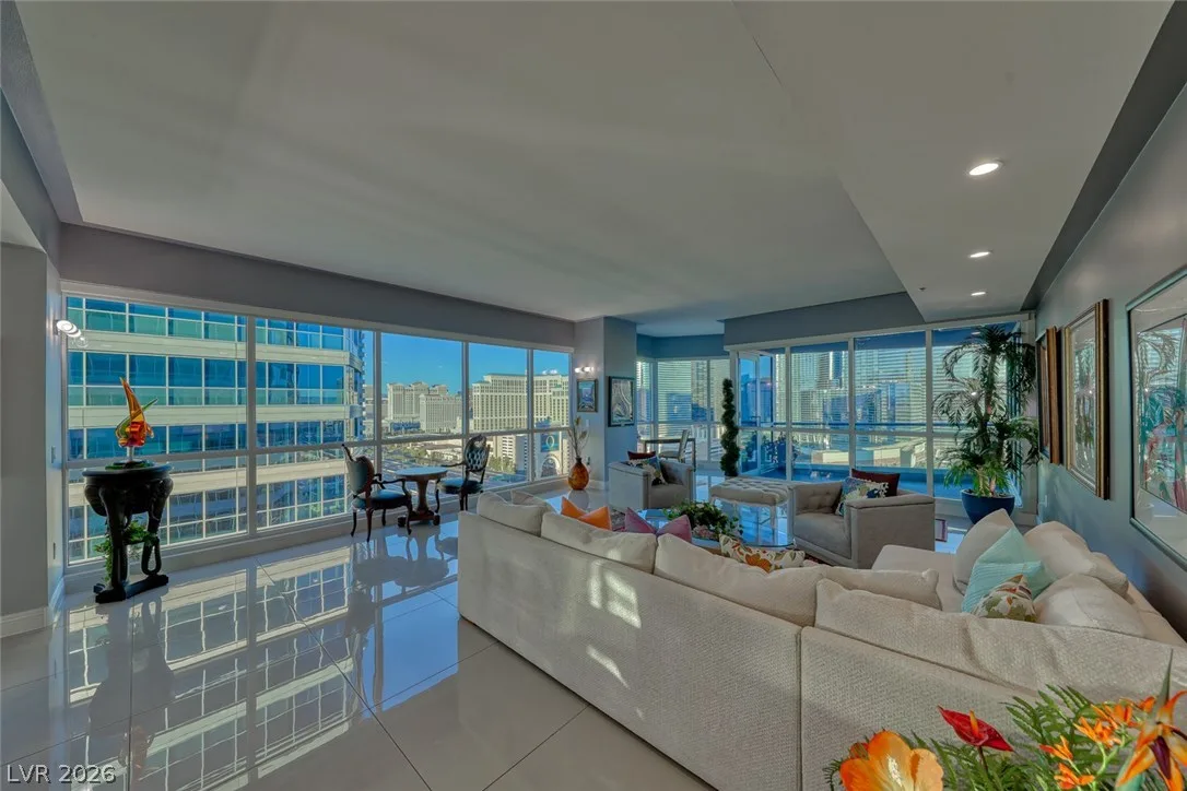 4575 Dean Martin Drive 1912 — photo 2