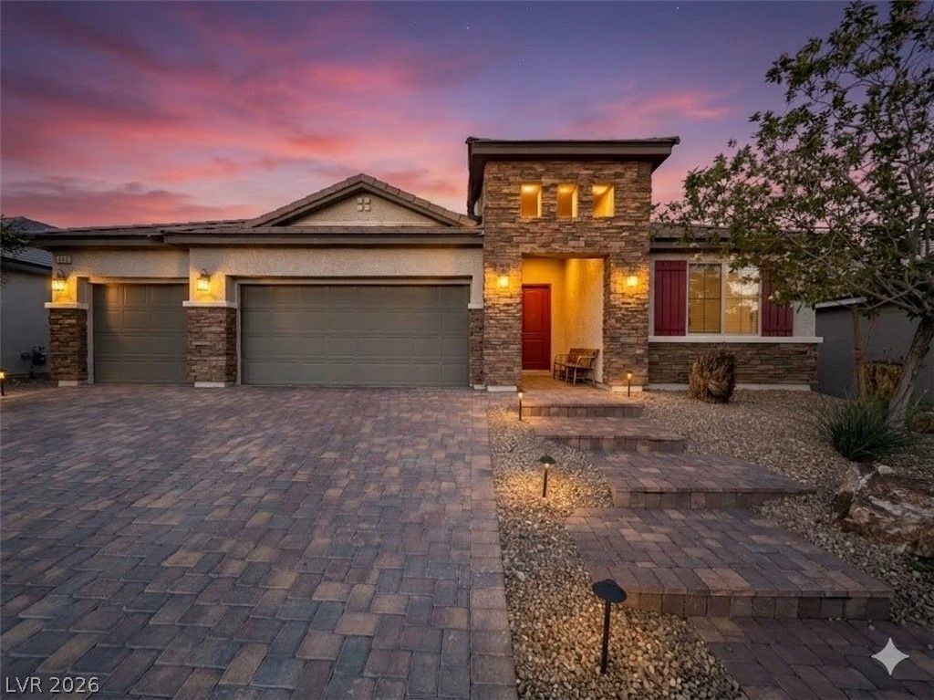 6380 Regina Ridge Street — photo 2