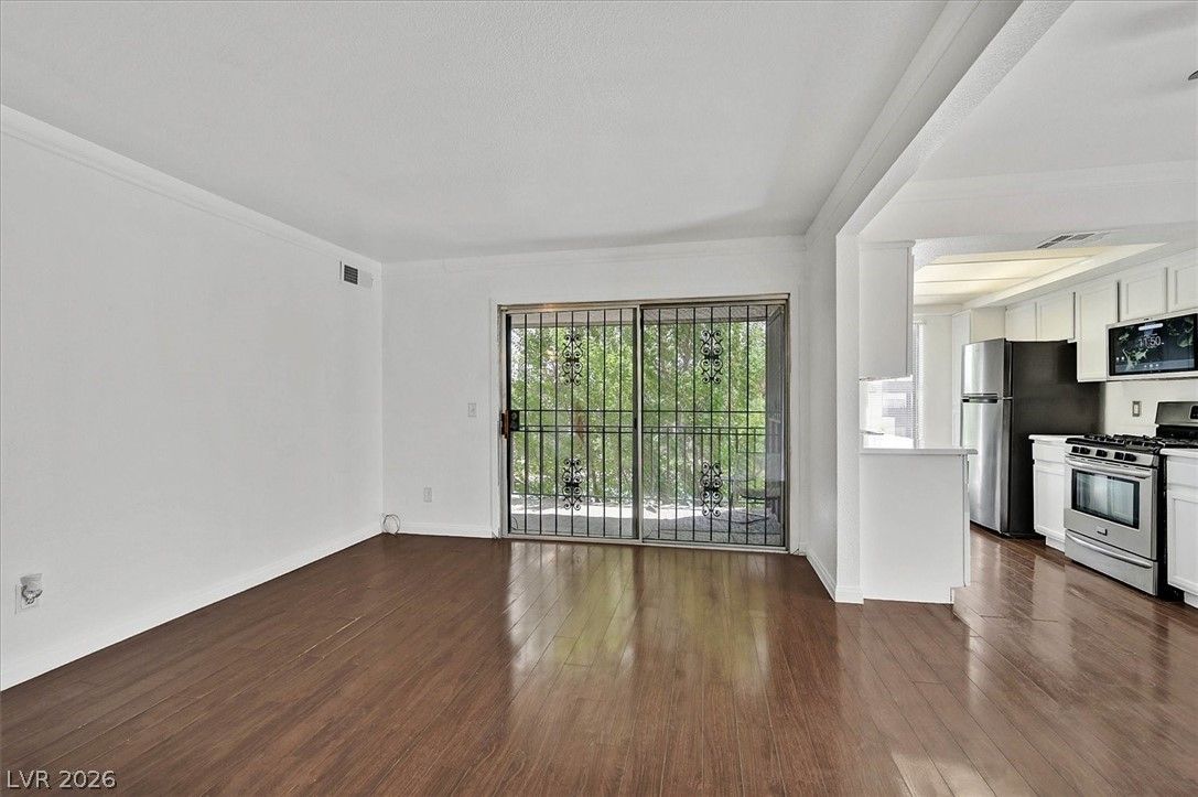 1405 Vegas Valley Drive 208 — photo 3 of 28