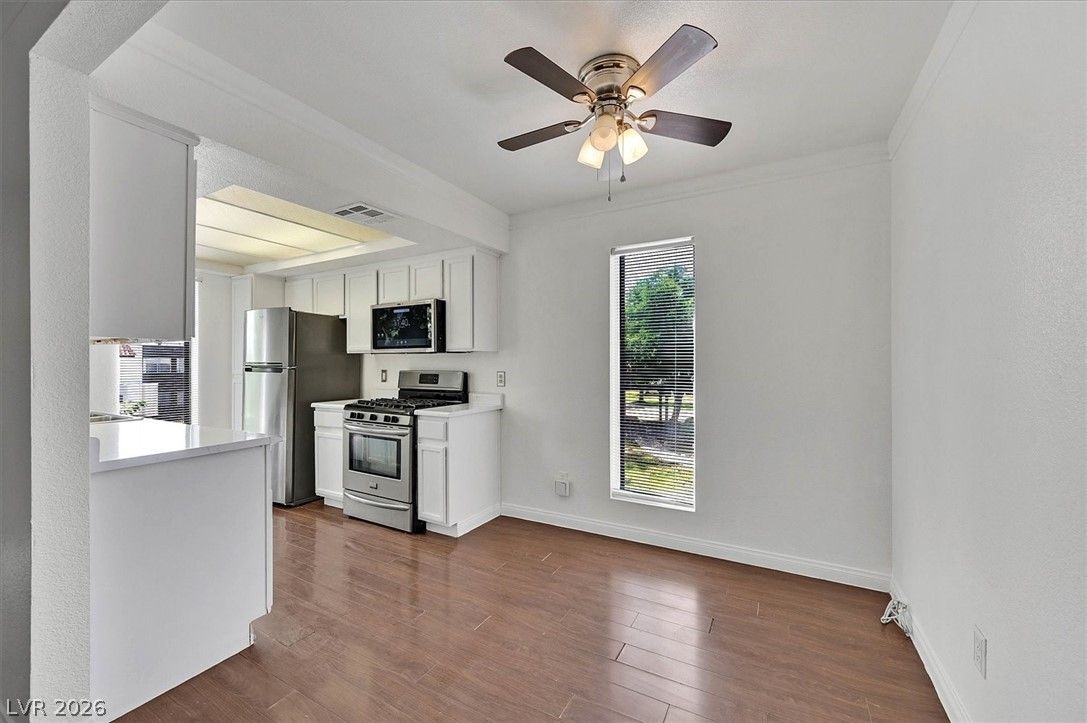 1405 Vegas Valley Drive 208 — photo 5 of 28
