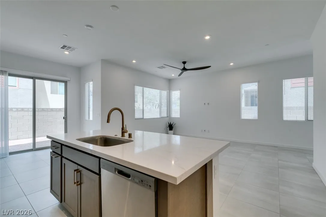 3208 Vittoria Avenue — photo 5