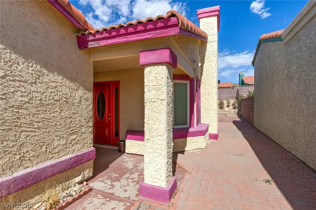 2380 Sierra Sunrise Street — photo 2