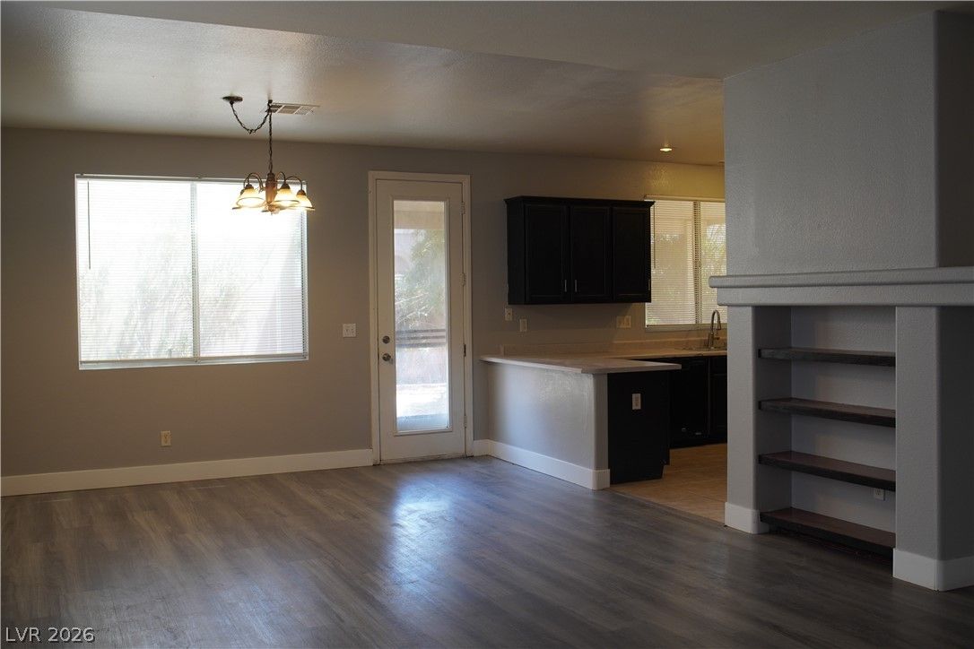 10015 San Gervasio Avenue — photo 4 of 13