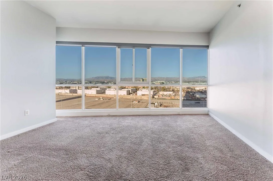 4575 DEAN MARTIN Drive 802 — photo 4