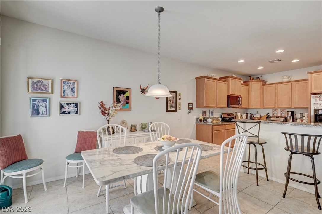 5961 CORBIN Avenue — photo 2