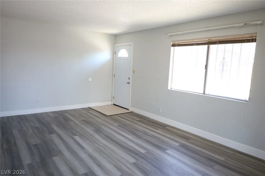 1309 East Cartier Avenue 2 — photo 3