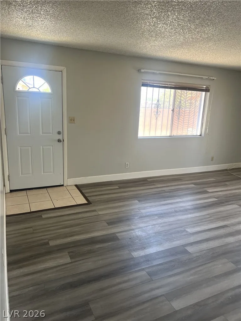 1309 East Cartier Avenue 2 — photo 5