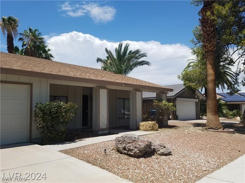 4639 Kristen Lane — photo 2