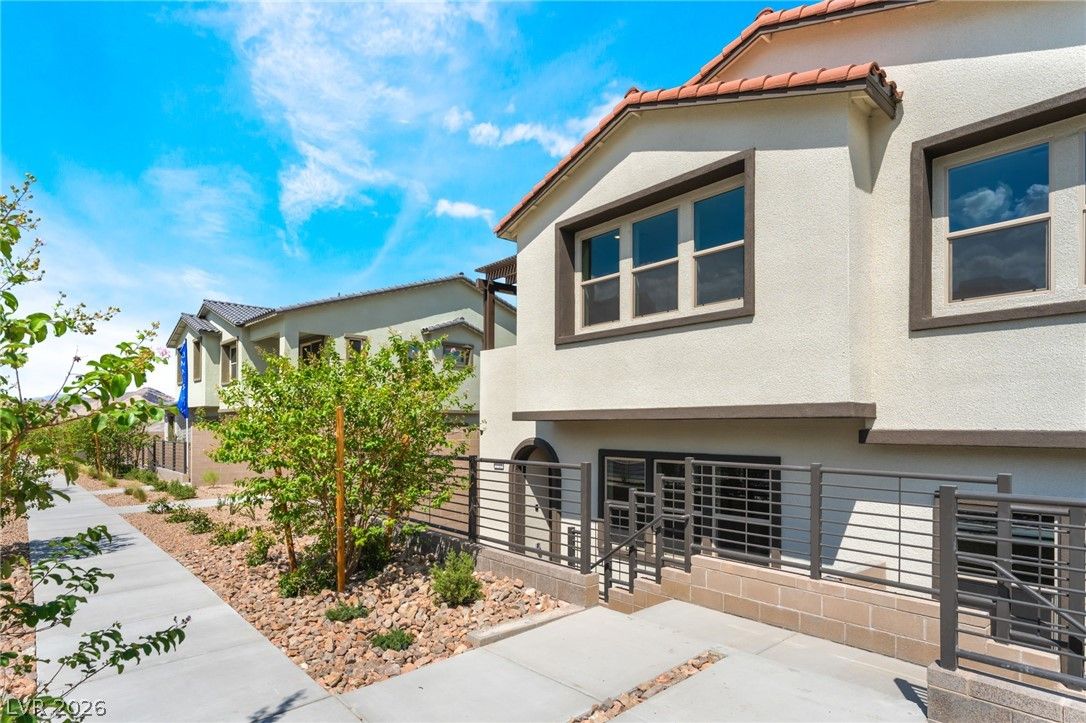 1785 Sparrow Nest Street — photo 3