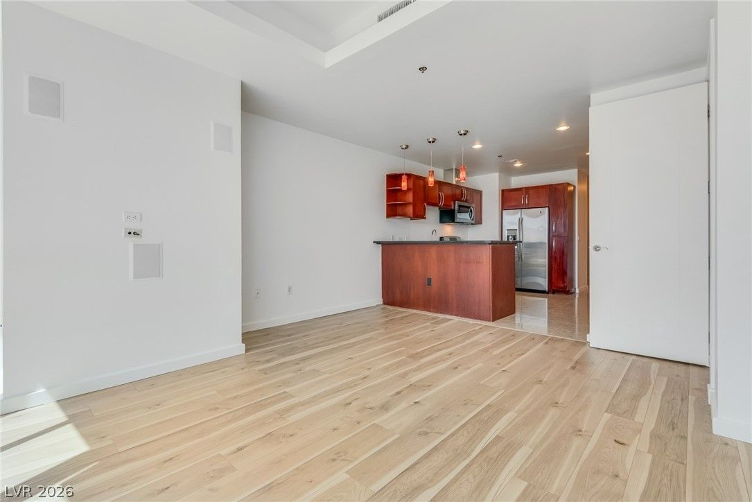 4575 Dean Martin Drive 1004 — photo 1