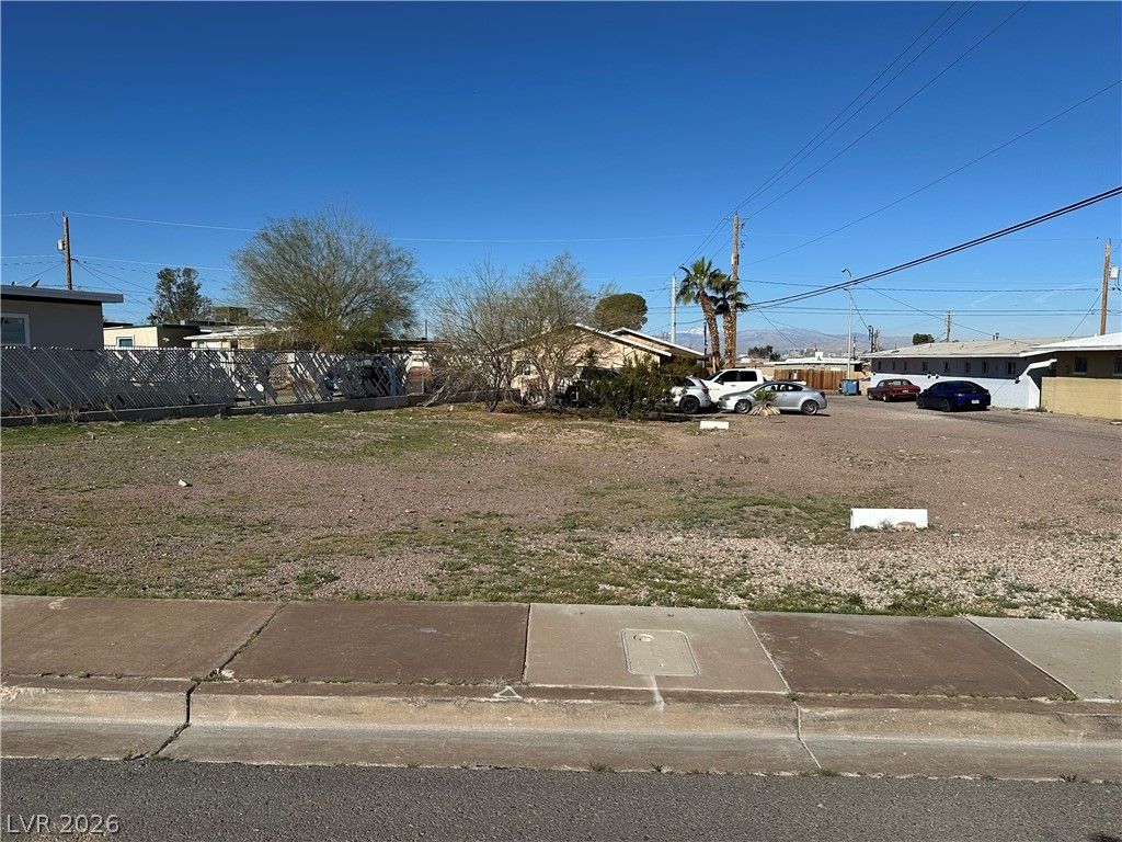 Platinum Street — photo 2 of 12