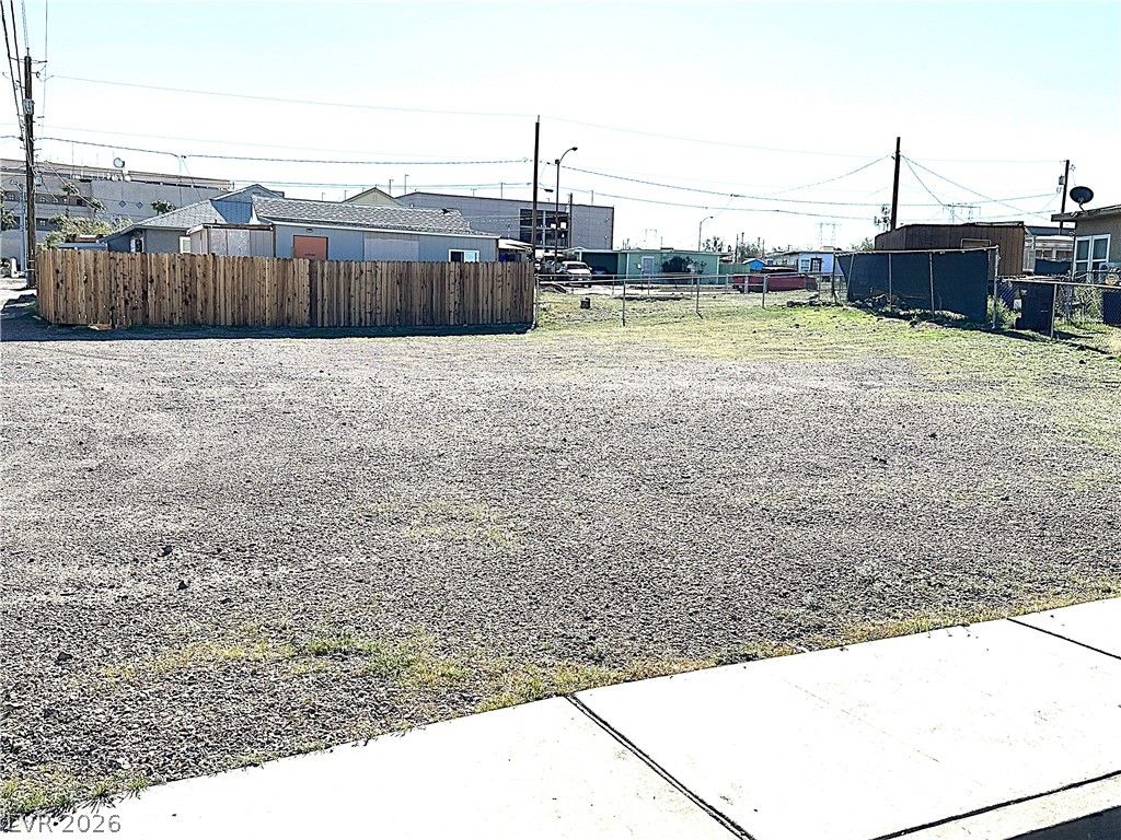 Platinum St Street — photo 1 of 9