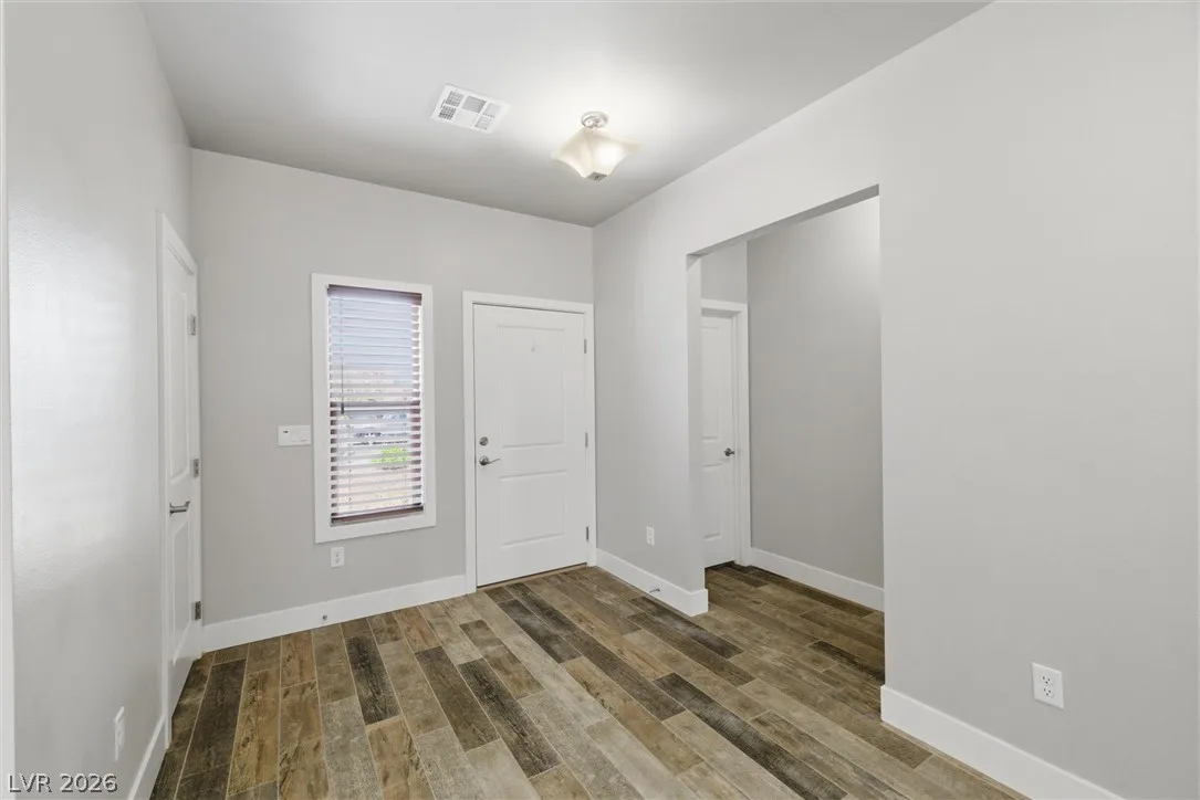 30 Magnolia Boulevard — photo 4 of 29