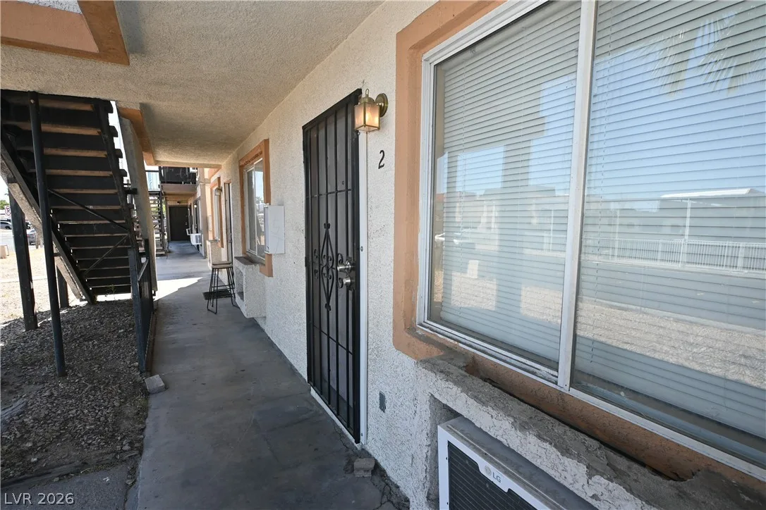 3017 East Carey Avenue 2 — photo 2