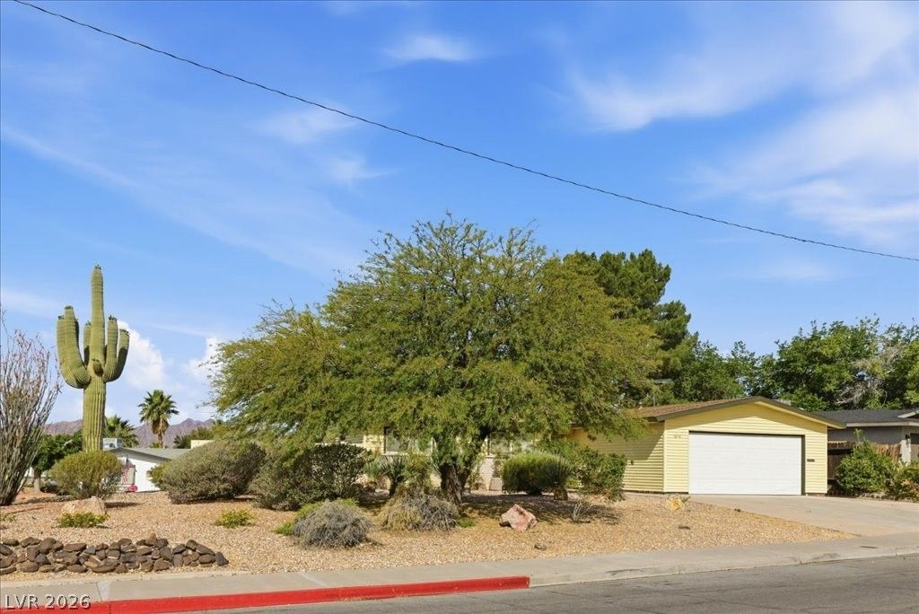 1214 Arapaho Way — photo 2