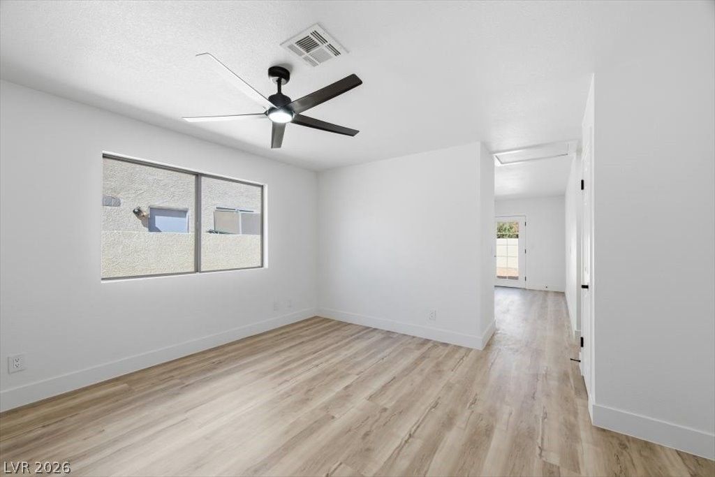511 Chelsea Drive — photo 4 of 23