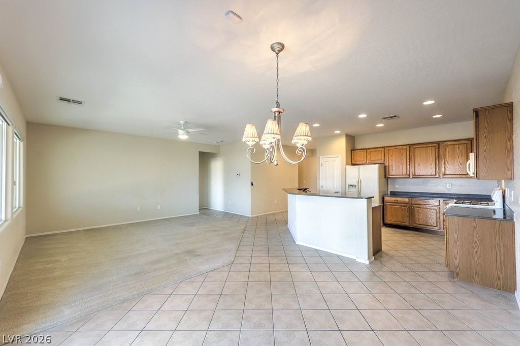 2387 Hydrus Avenue — photo 4
