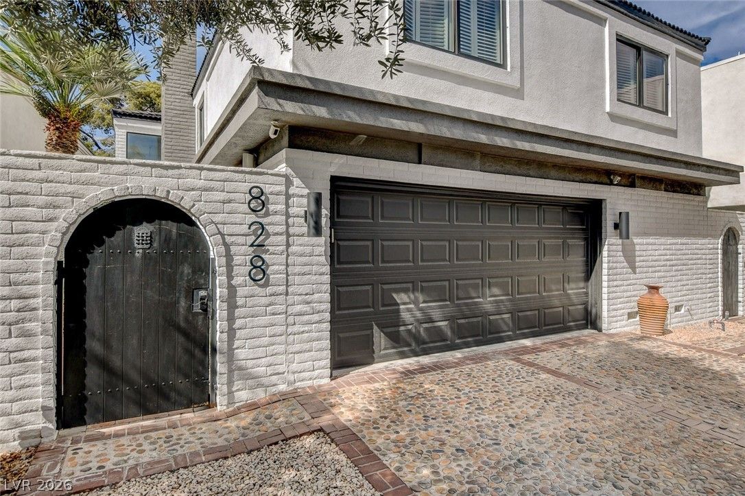 828 Vegas Valley Drive — photo 4