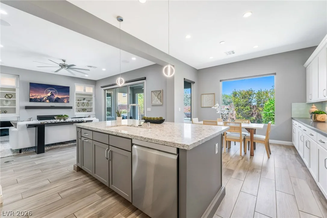 9988 REGENCY SQUARE Avenue — photo 3