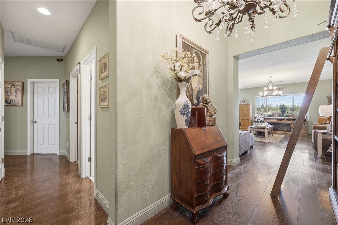 3895 Galiceno Drive — photo 4 of 39