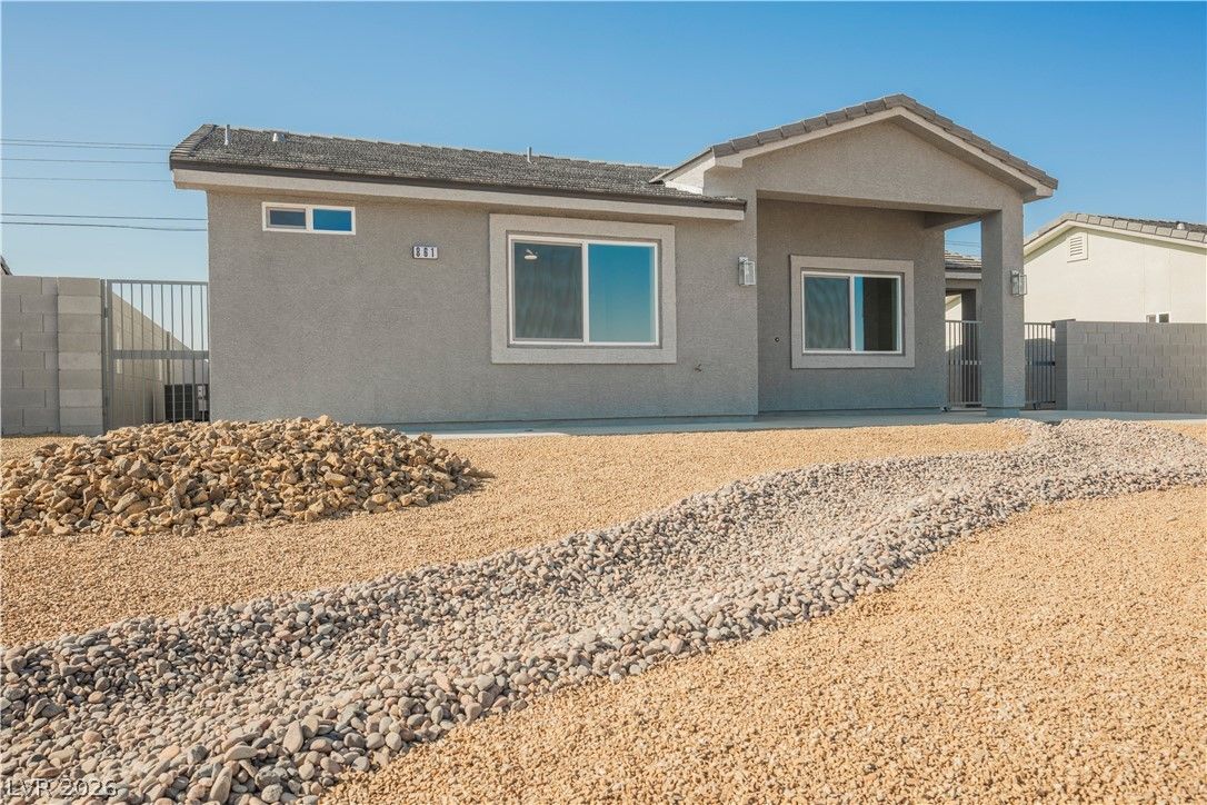 841 Valiant Avenue — photo 4 of 47
