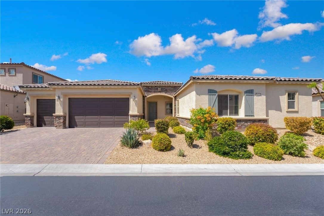 9772 Mosaic Canyon Court — photo 1