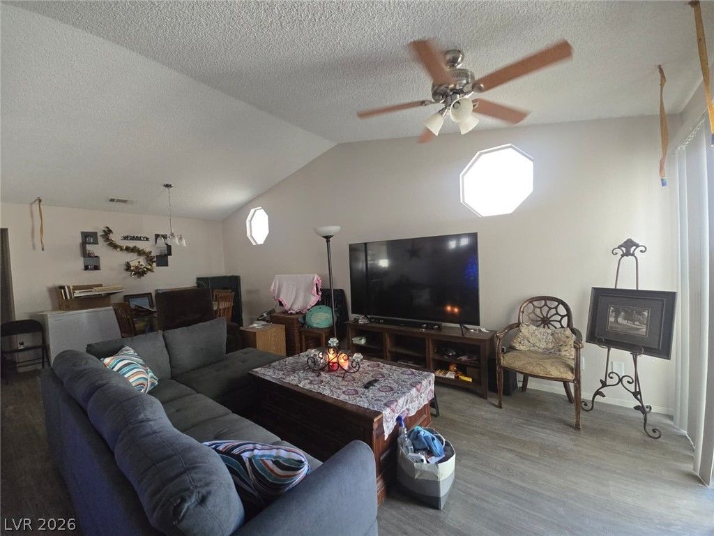 5772 Cinnabar Avenue — photo 4 of 15