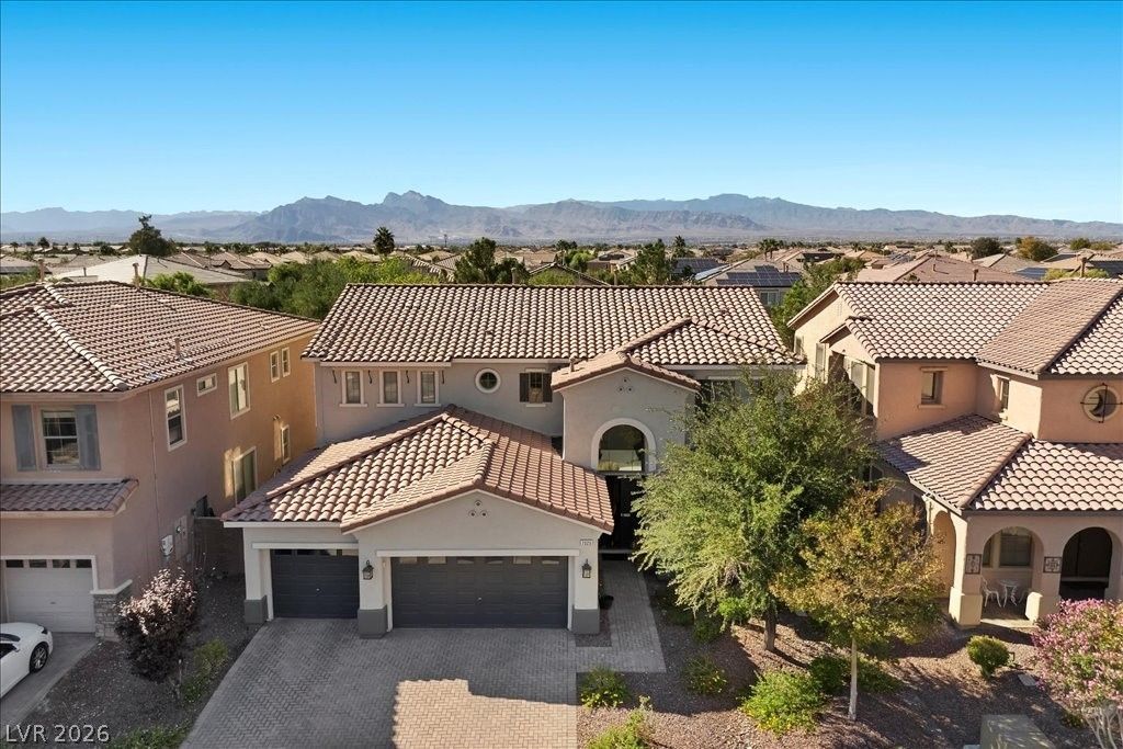 7025 Puetollano Drive — photo 5 of 35