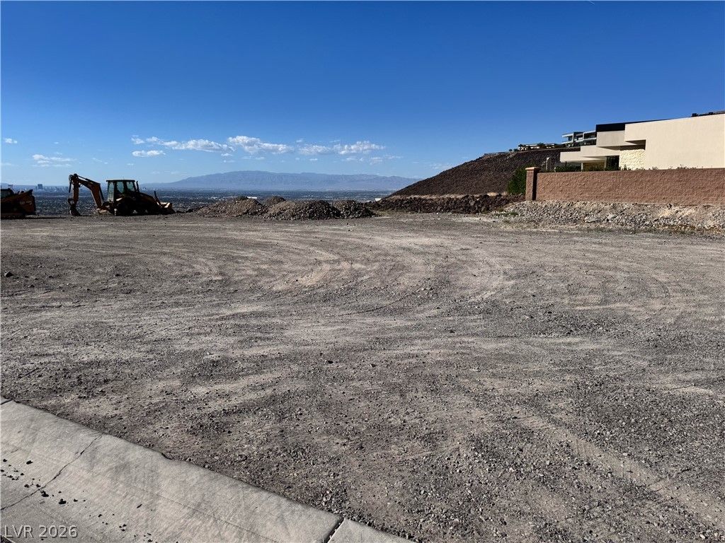 595 Cityview Ridge Drive — photo 3