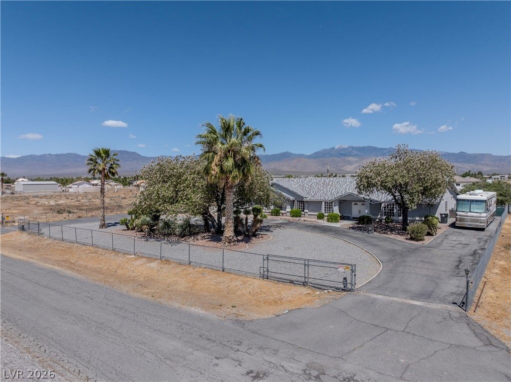 3751 South Mariposa Avenue — photo 3 of 81
