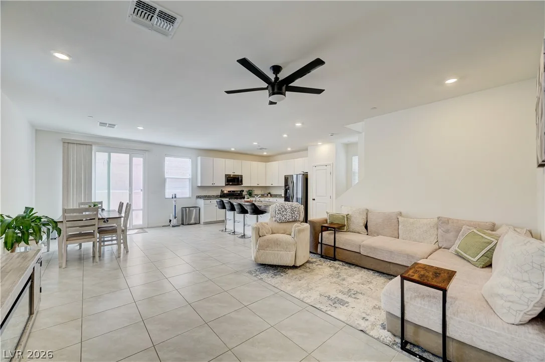 10843 Trail Mark Avenue — photo 4