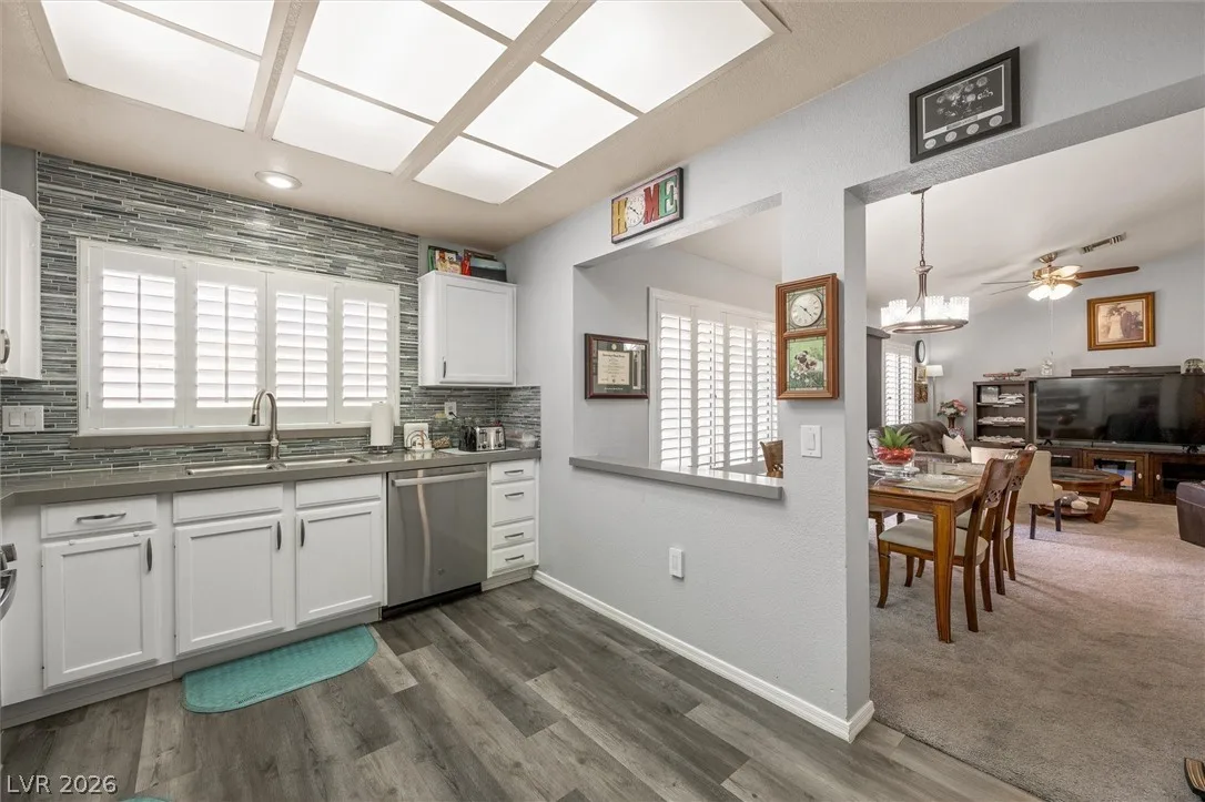 8900 Stoney Point Drive — photo 3