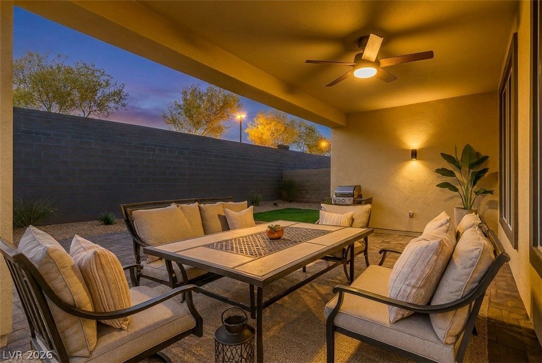 10255 Crimson Currant Street — photo 2