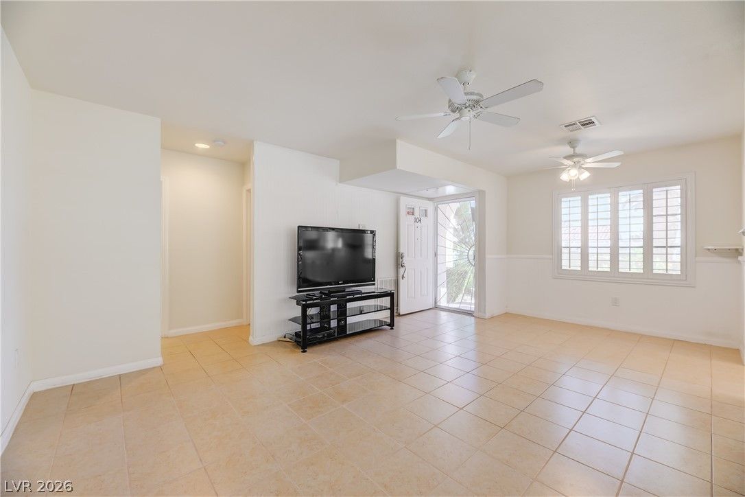 4835 South Torrey Pines Drive 104 — photo 5