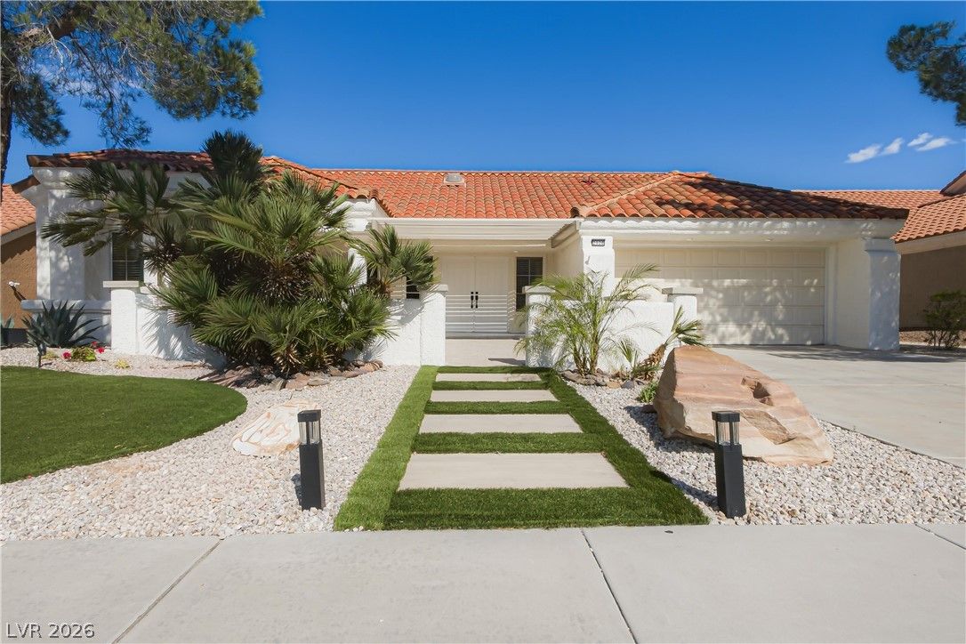 2920 Crown Ridge Drive — photo 2