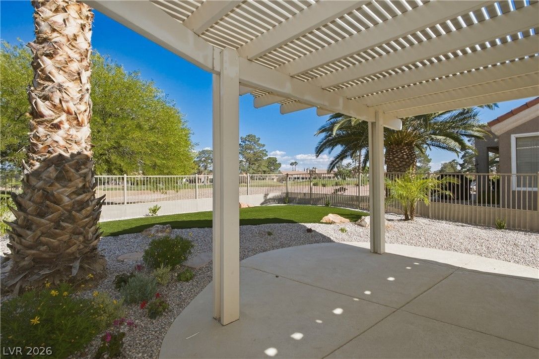 2920 Crown Ridge Drive — photo 3