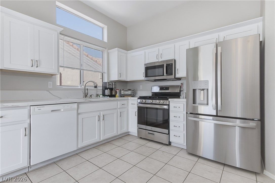 2121 Red Dawn Sky Street — photo 5