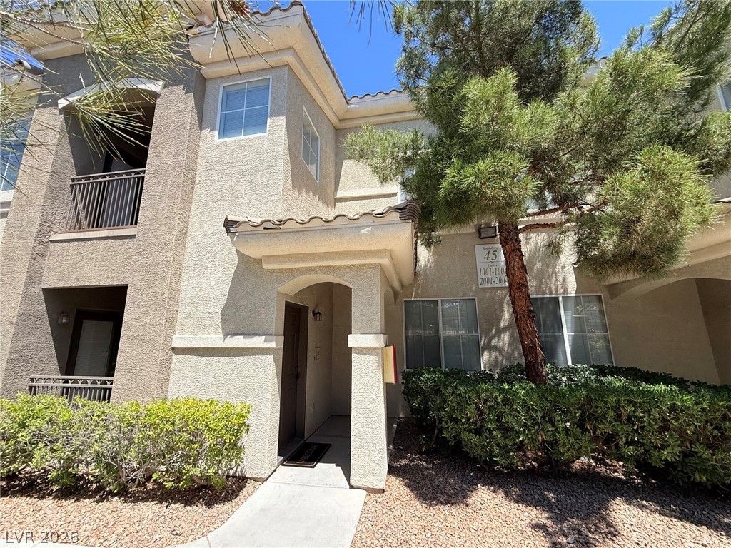 9050 West Warm Springs Road 2002 — photo 1 of 46
