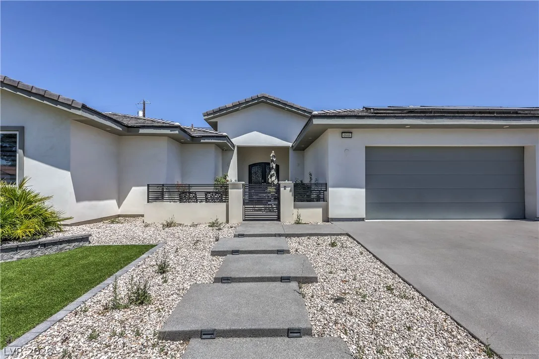 4846 East Utah Avenue — photo 2