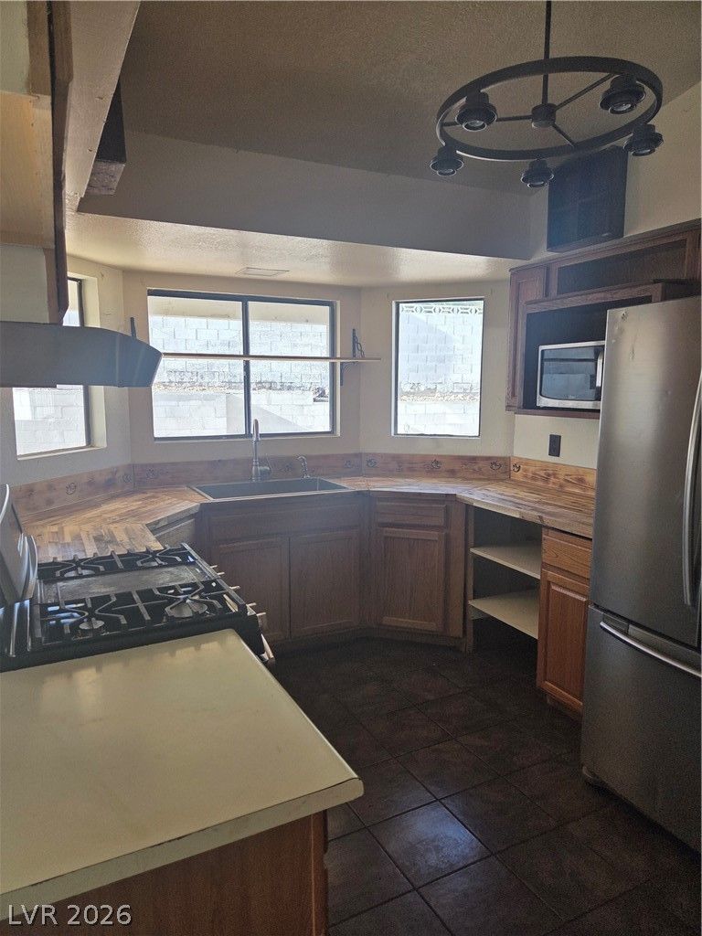 163 Emden Drive — photo 2 of 26