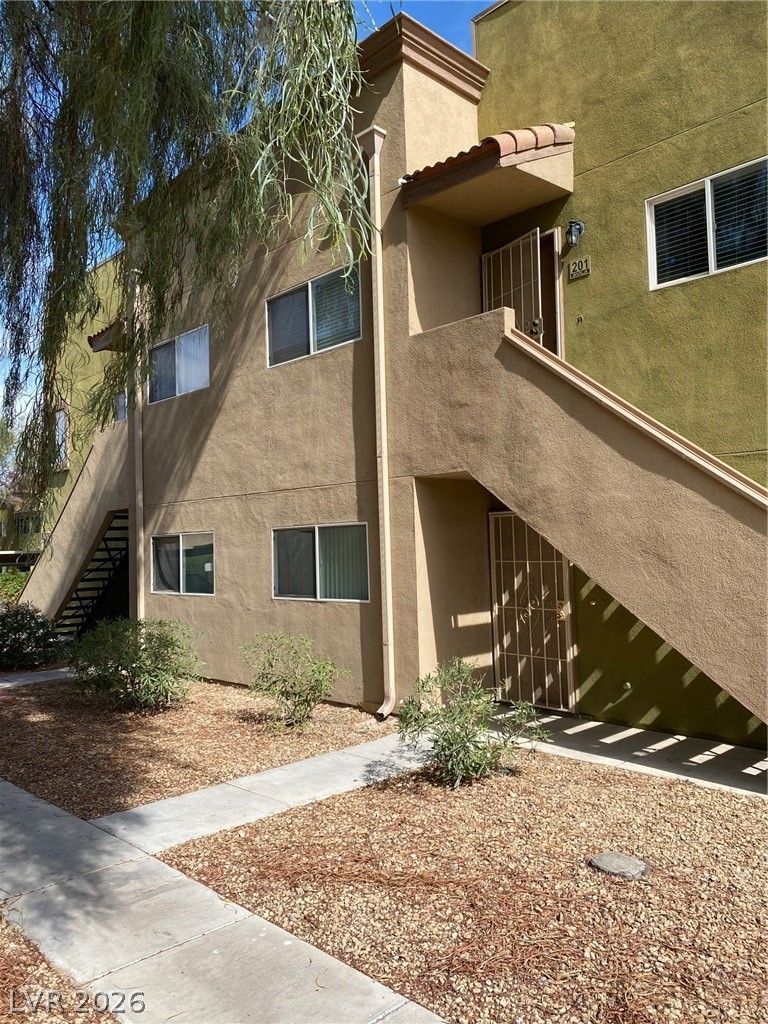 1826 North Decatur Boulevard 101 — photo 2
