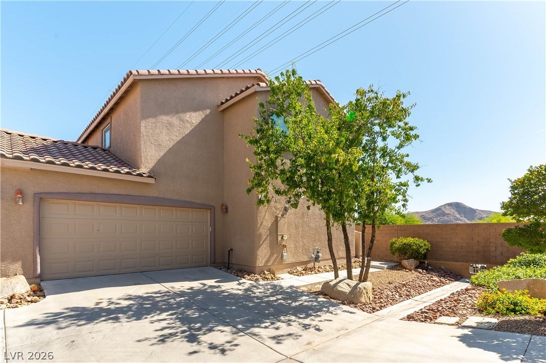4174 Sparrow Rock Street — photo 2