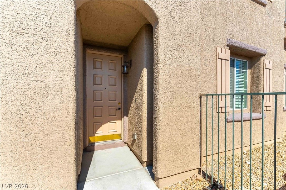 4174 Sparrow Rock Street — photo 3