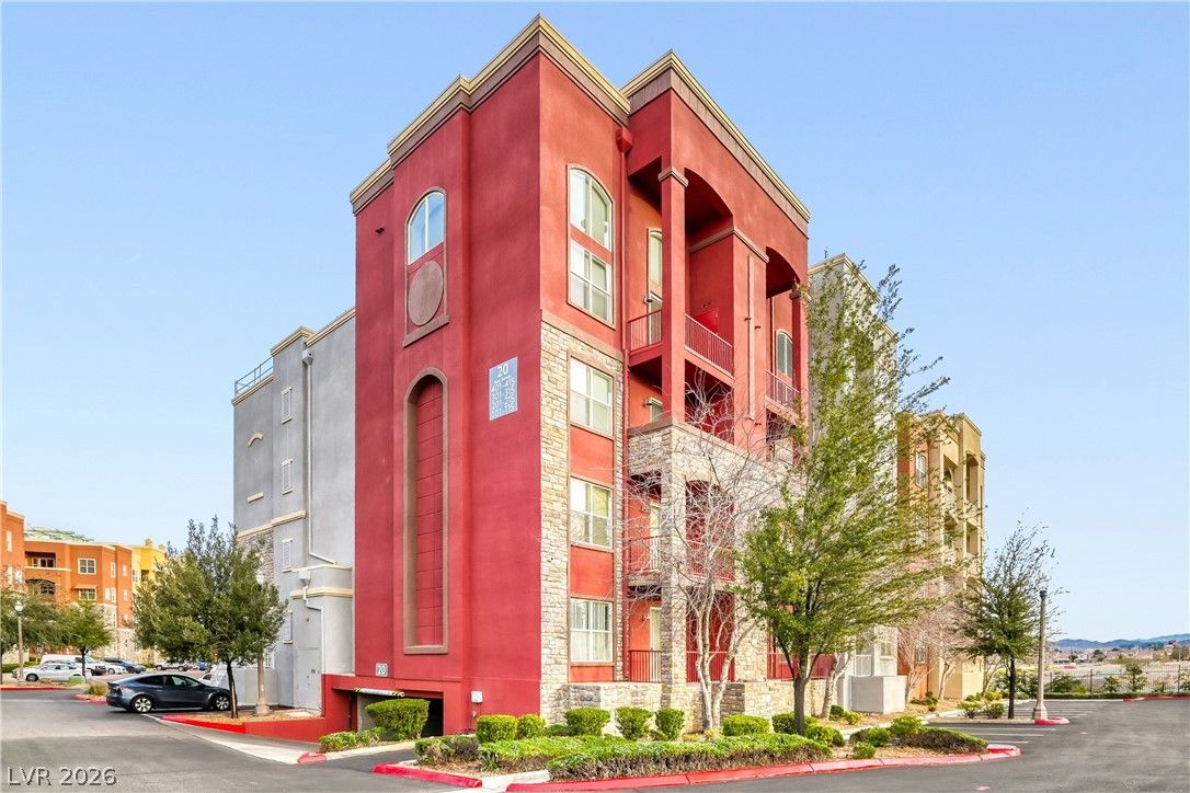20 East Serene Avenue 108 — photo 1