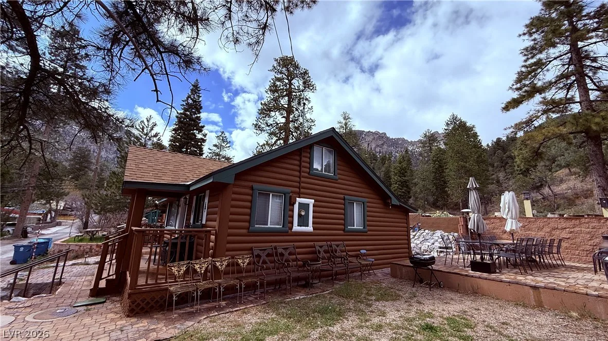 4518 Yellow Pine Avenue — photo 4 of 16