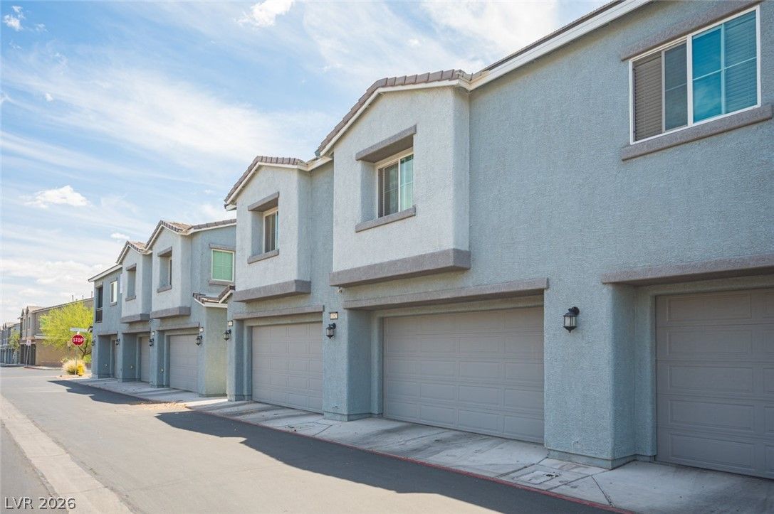 5565 Autumn Cliffs Way — photo 2
