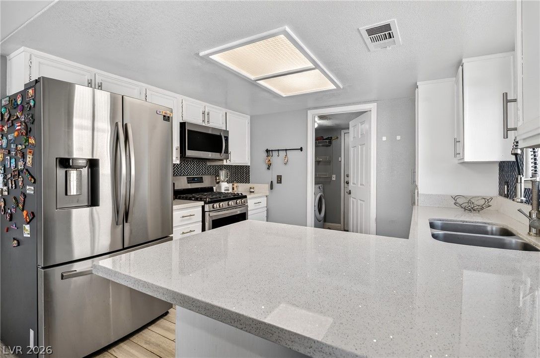 7520 Bowles Drive — photo 5
