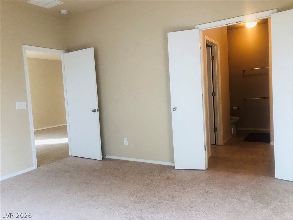 5827 Corbin Avenue — photo 5