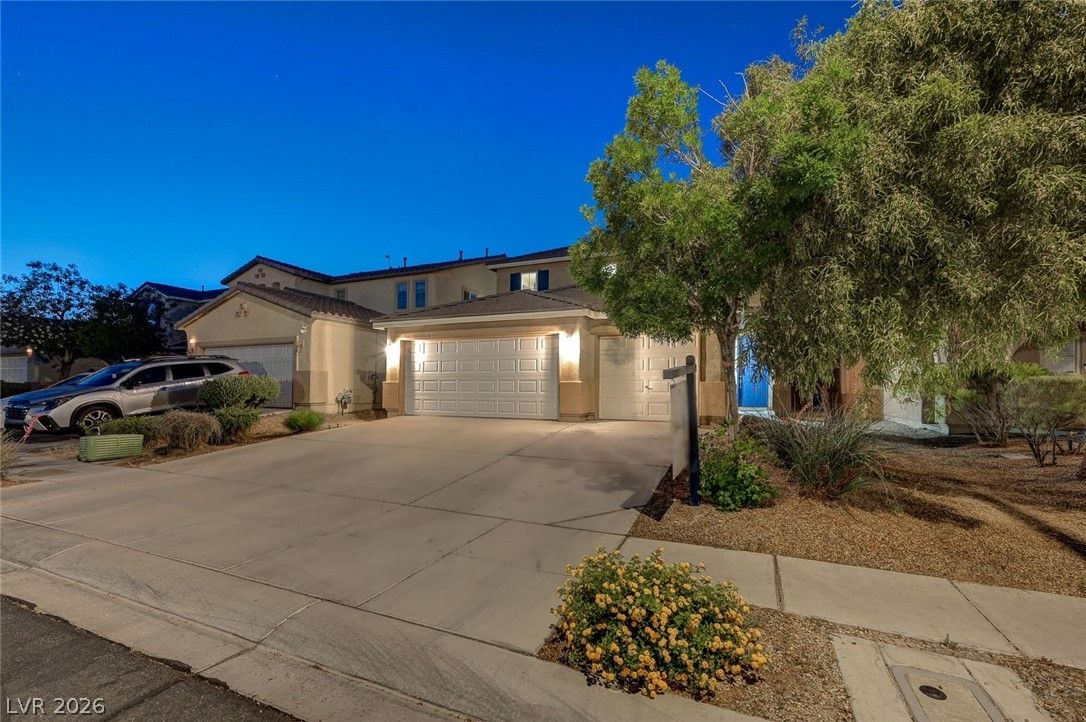 4420 Desert Home Avenue — photo 3